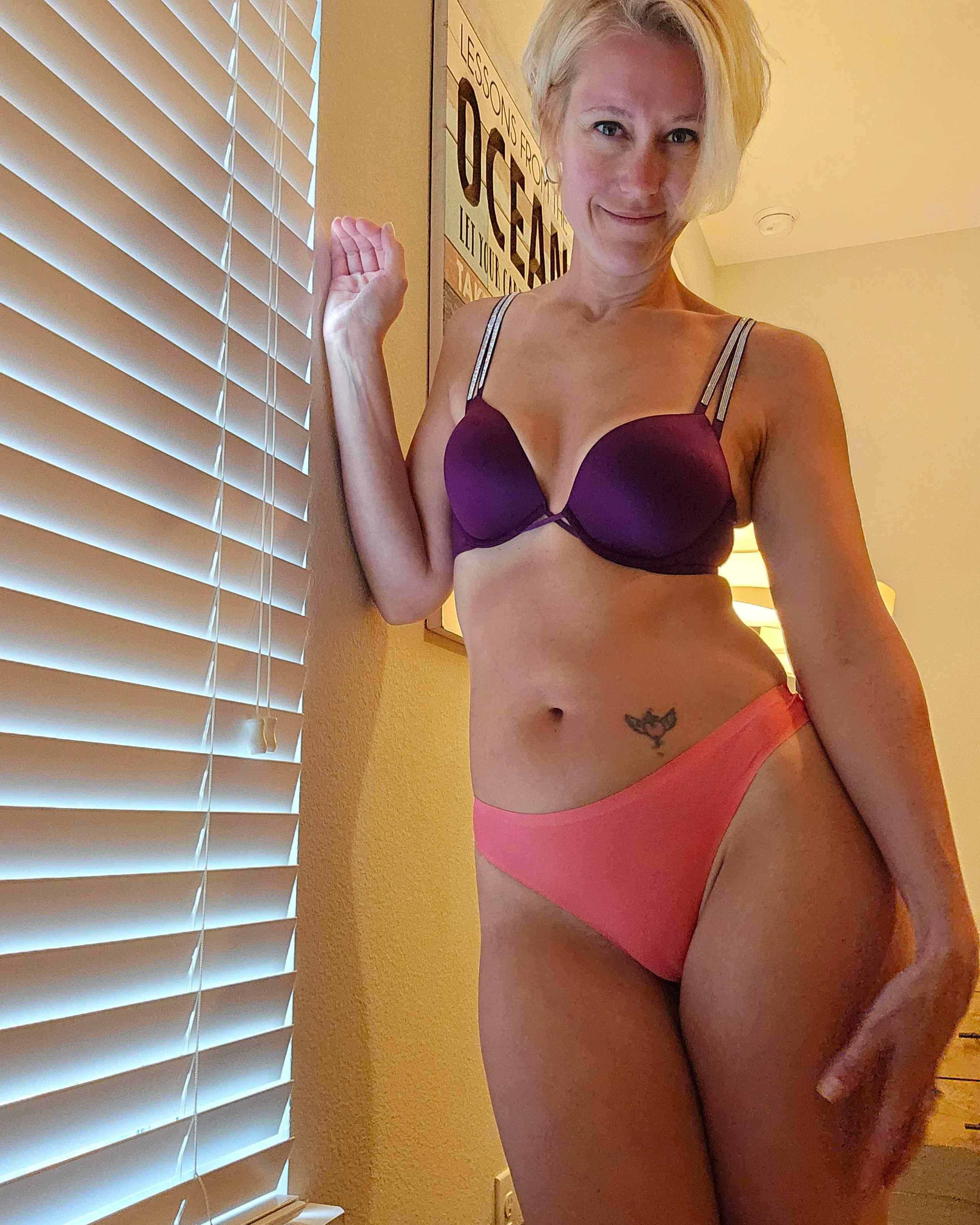 Cloud Touch Thongs (Random Color)